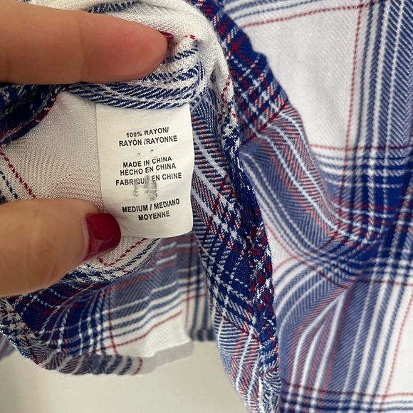 Beautiful Rails Top - Picture 2 of 4